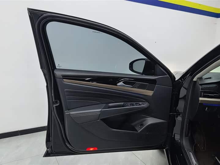 Фото 7 - Volkswagen Passat