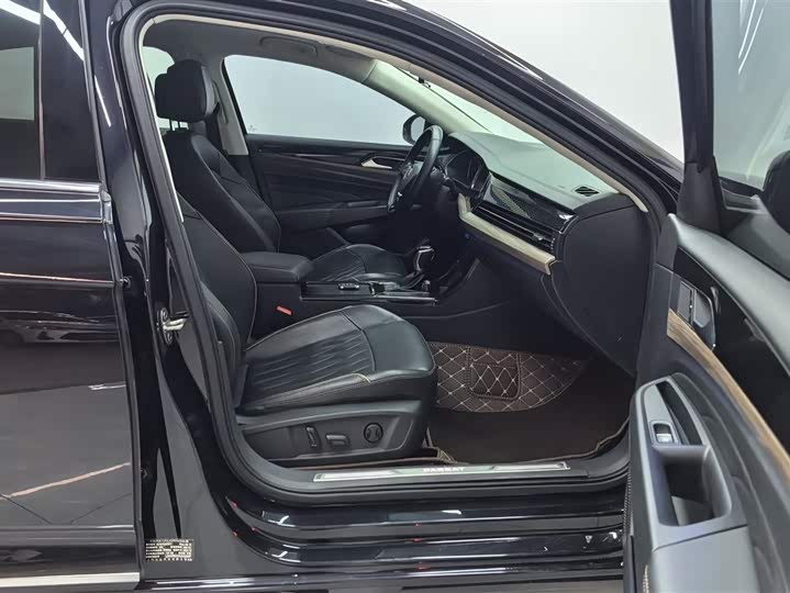 Фото 8 - Volkswagen Passat