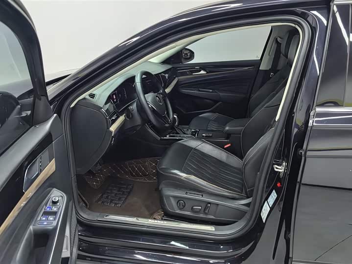 Фото 9 - Volkswagen Passat