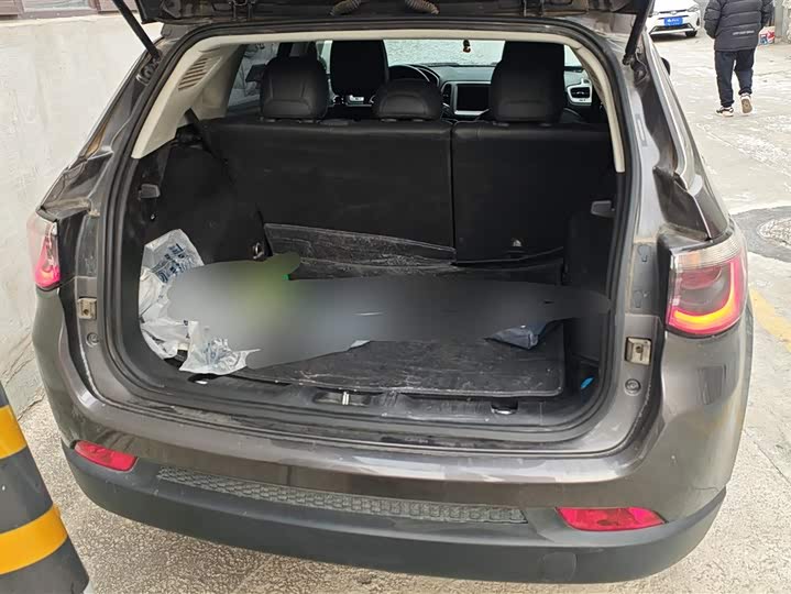 Фото 4 - Jeep Compass