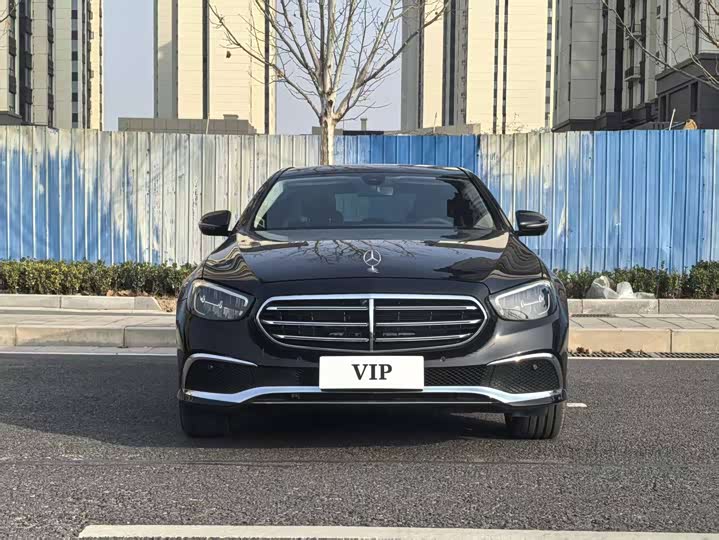 Фото 2 - Mercedes-Benz E-Class