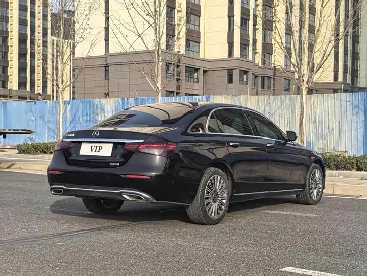 Фото 9 - Mercedes-Benz E-Class