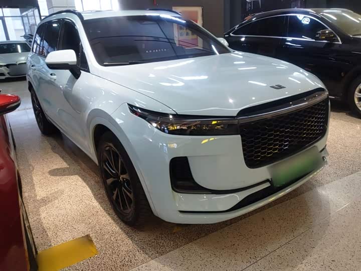 Фото 4 - LiXiang One