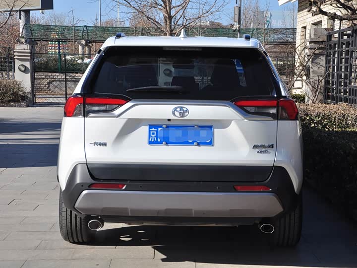 Фото 5 - Toyota RAV4