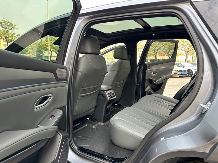 Фото 9 - BYD Song L DM-i Hybrid