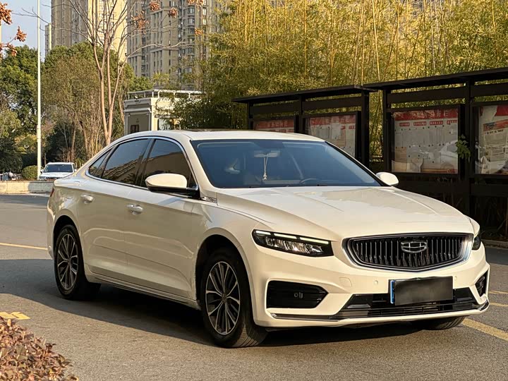 Фото 3 - Geely Preface