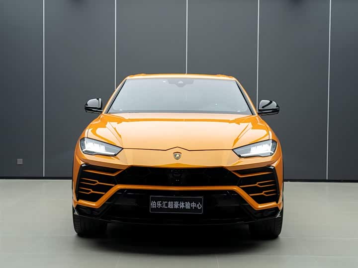 Фото 3 - Lamborghini Urus
