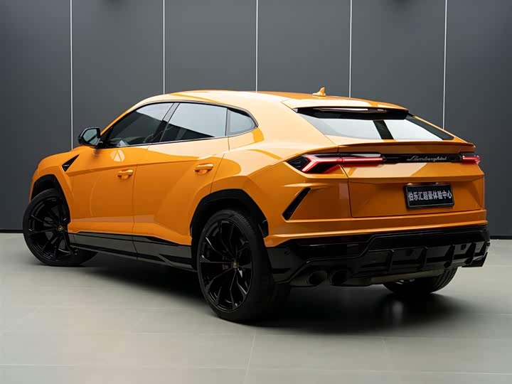 Фото 4 - Lamborghini Urus