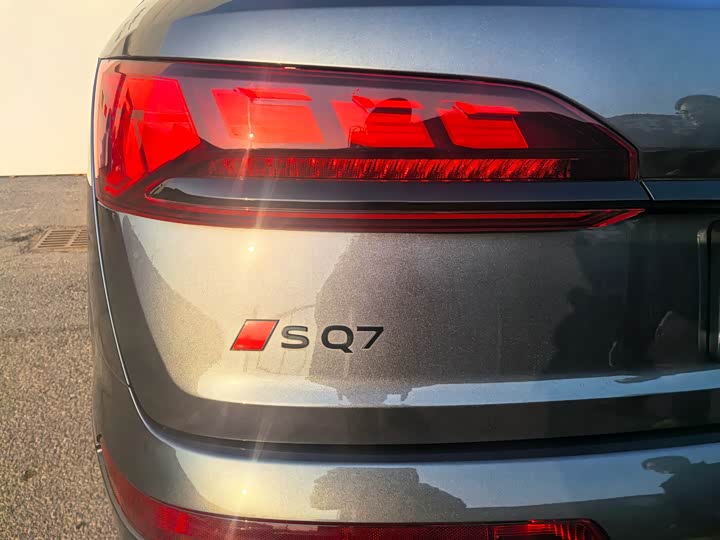 Фото 7 - Audi SQ7