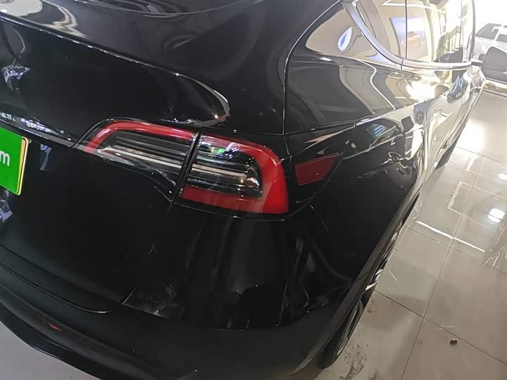 Фото 8 - Tesla Model Y