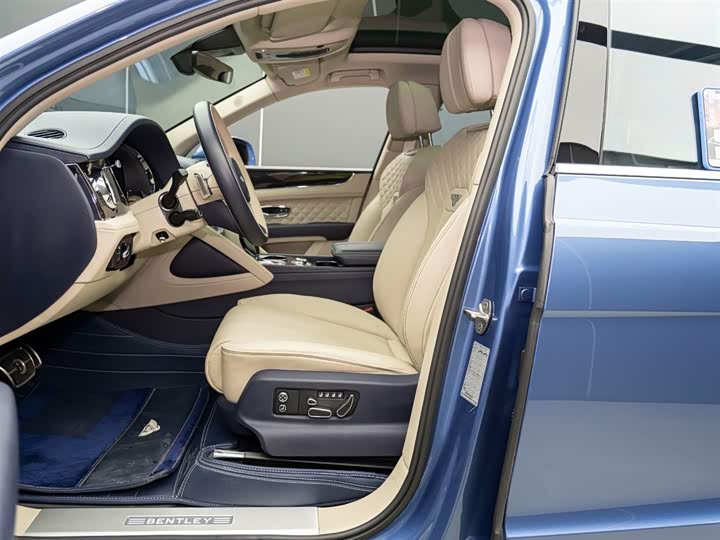 Фото 9 - Bentley Bentayga