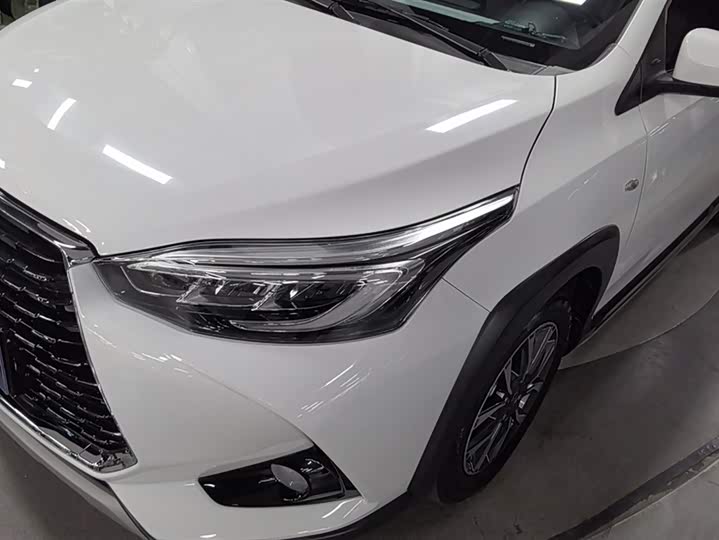 Фото 5 - Toyota Yaris L Hatchback