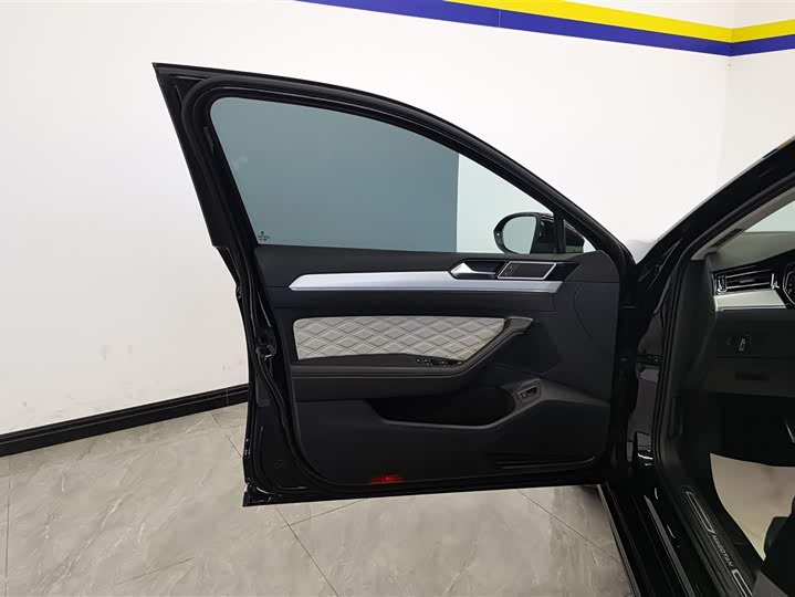 Фото 6 - Volkswagen Magotan