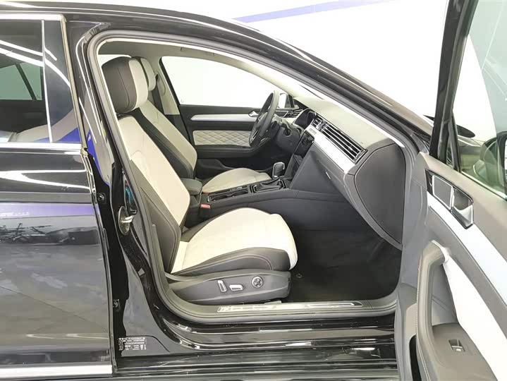 Фото 7 - Volkswagen Magotan