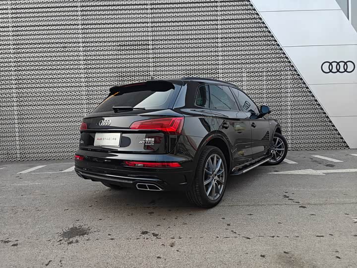 Фото 4 - Audi Q5L