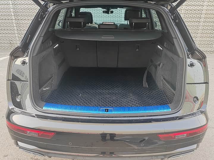 Фото 5 - Audi Q5L