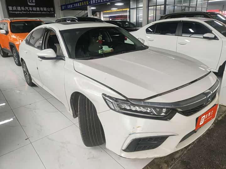 Фото 2 - Honda Inspire