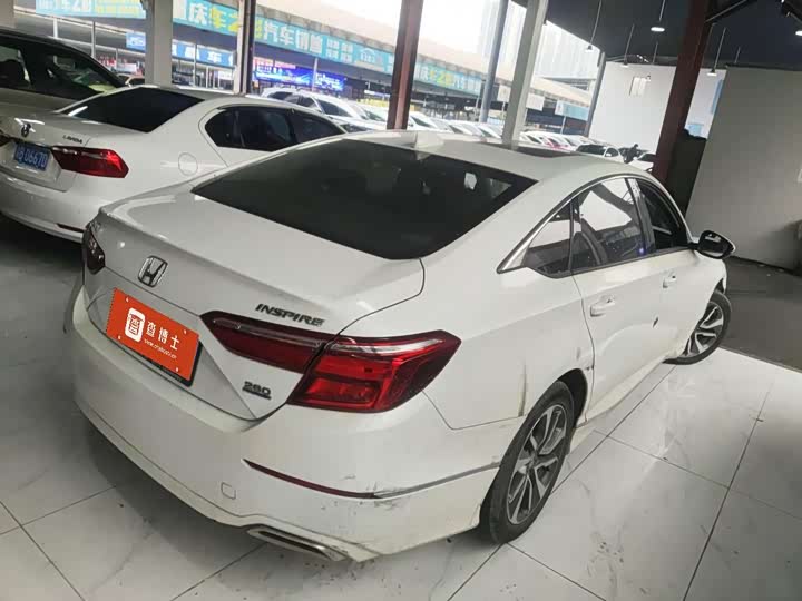 Фото 3 - Honda Inspire