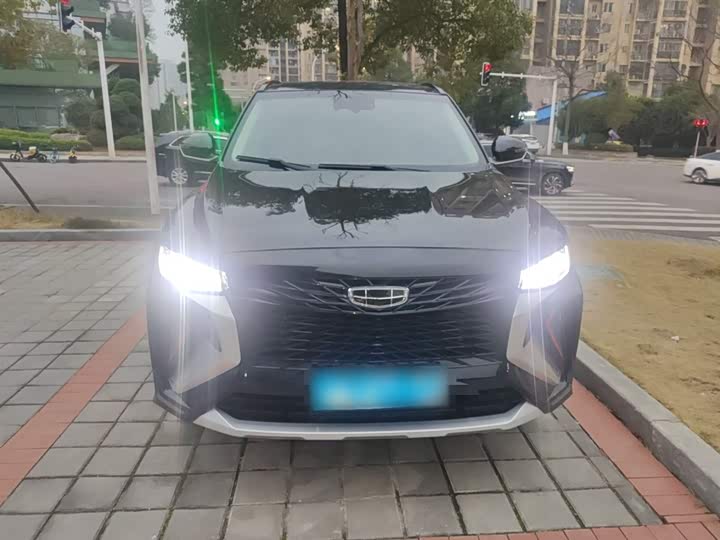 Фото 3 - Geely Atlas