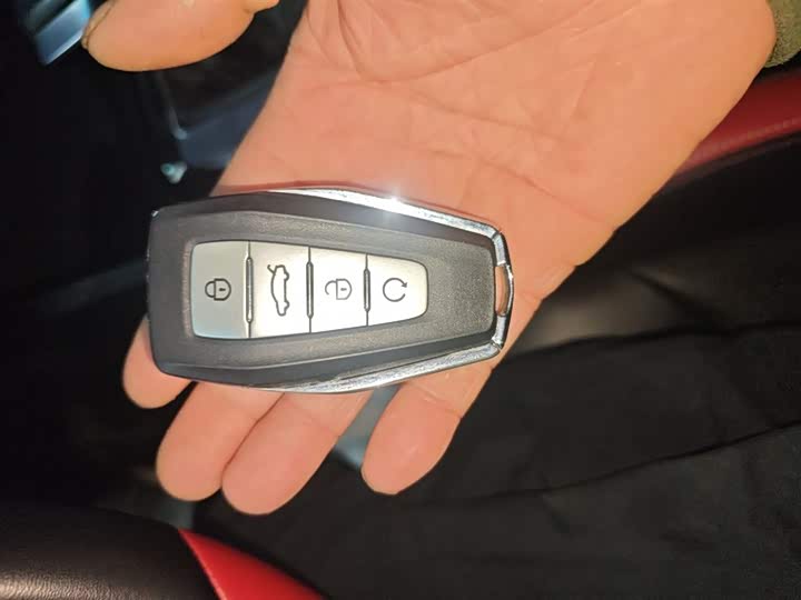 Фото 9 - Geely Emgrand GS