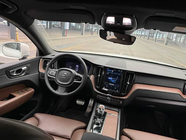 Фото 2 - Volvo XC60