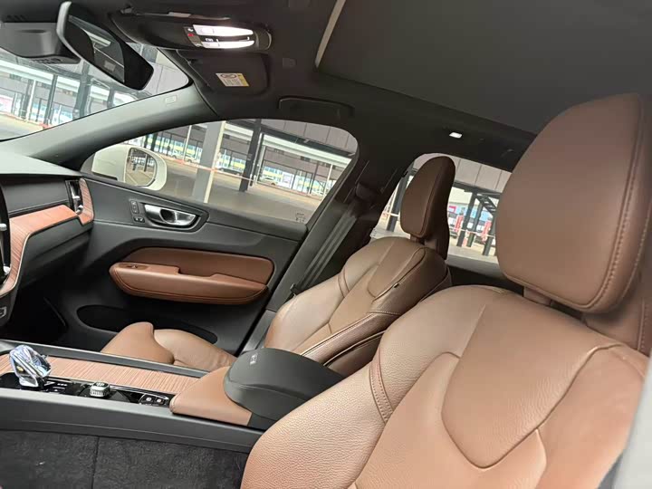 Фото 5 - Volvo XC60