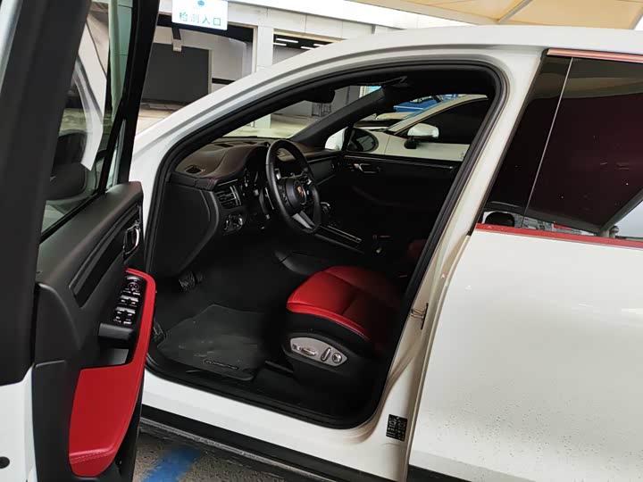 Фото 3 - Porsche Macan