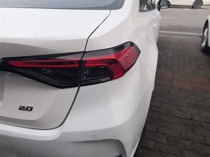 Фото 8 - Toyota Allion