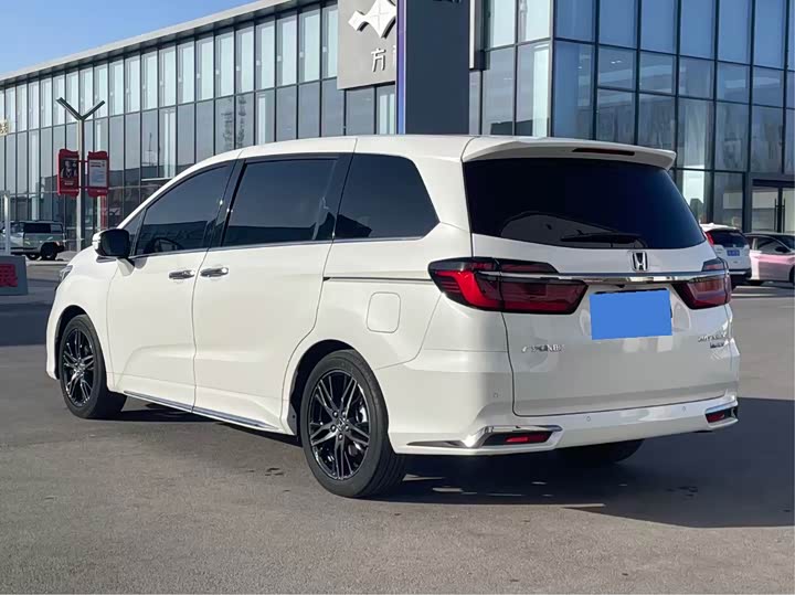 Фото 8 - Honda Odyssey