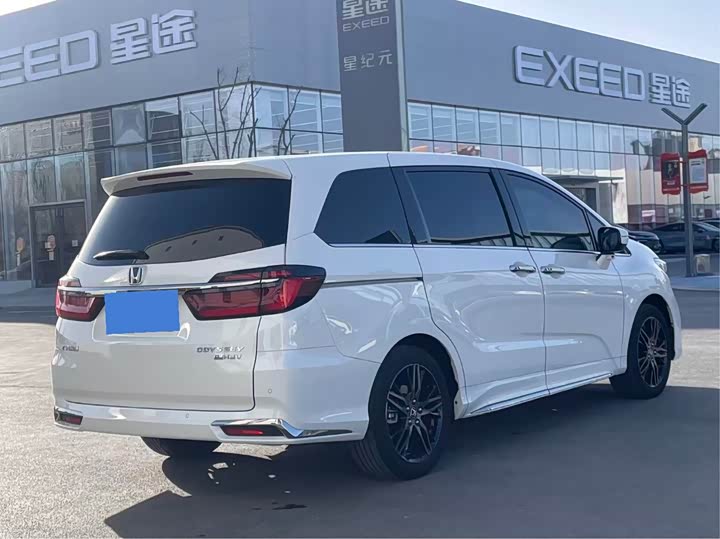 Фото 9 - Honda Odyssey