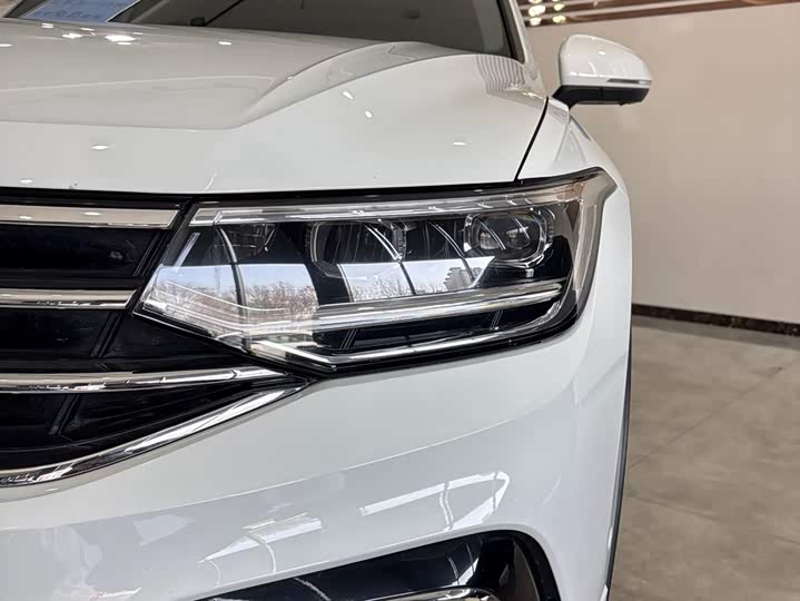 Фото 7 - Volkswagen Tiguan L Pro