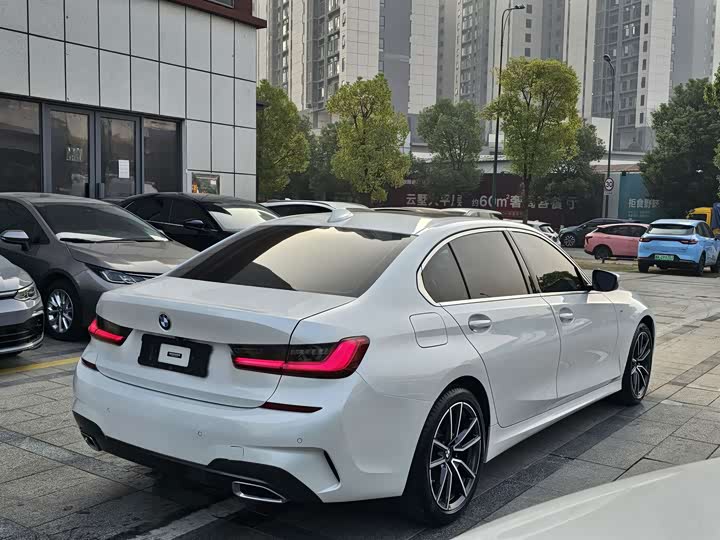 Фото 9 - BMW 3 Series