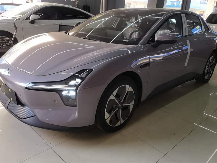 Фото 1 - XPeng Mona M03