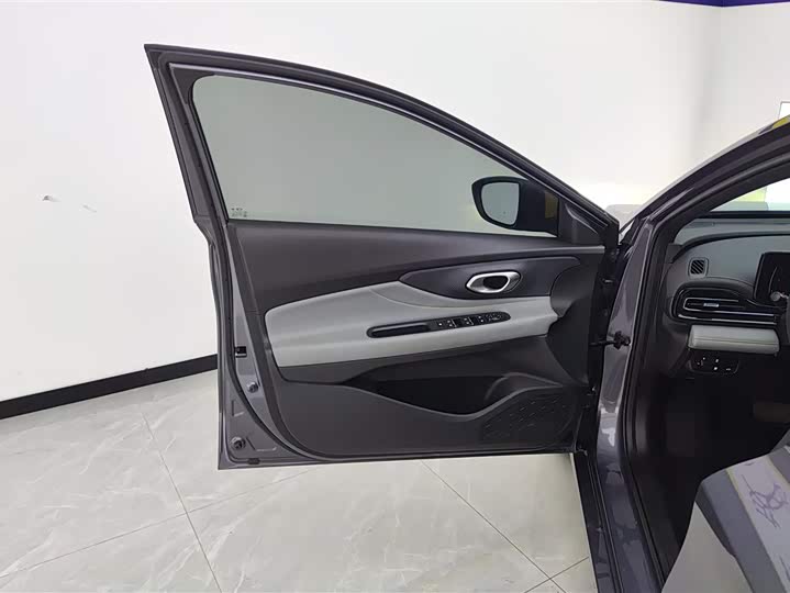 Фото 7 - GAC Trumpchi Empow R