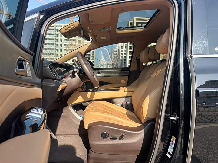 Фото 7 - Denza D9