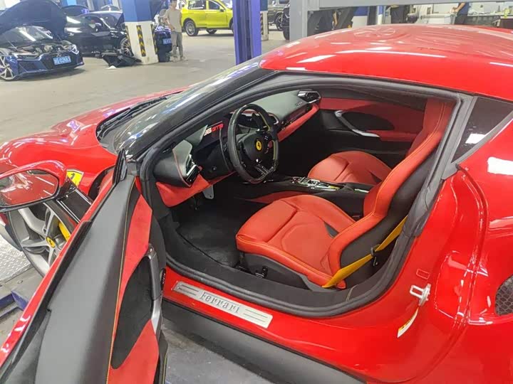 Фото 8 - Ferrari 296