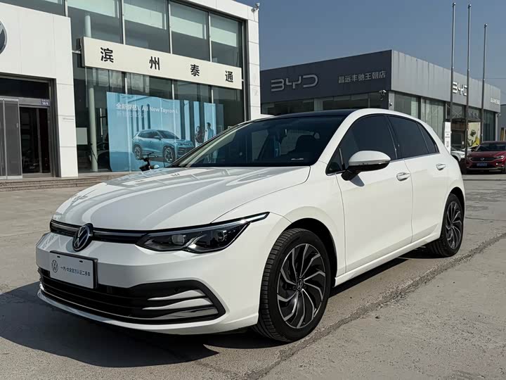 Фото 1 - Volkswagen Golf