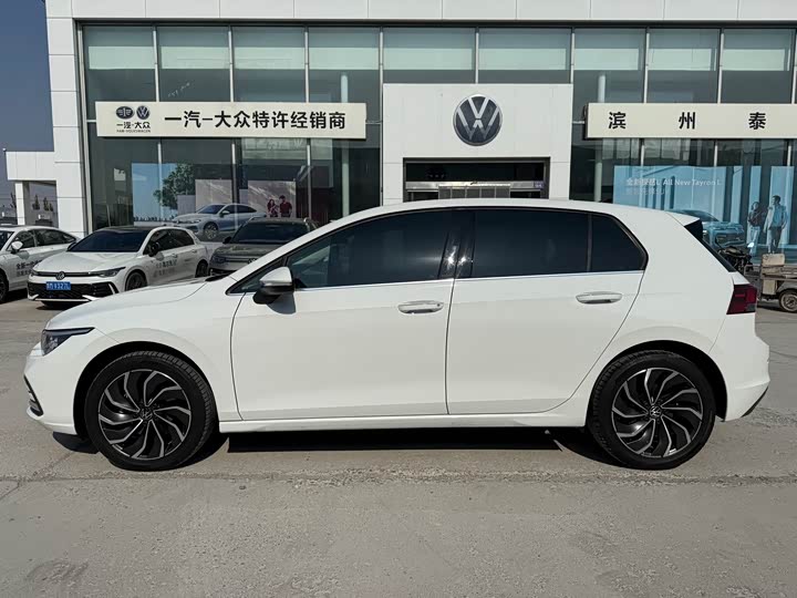 Фото 3 - Volkswagen Golf