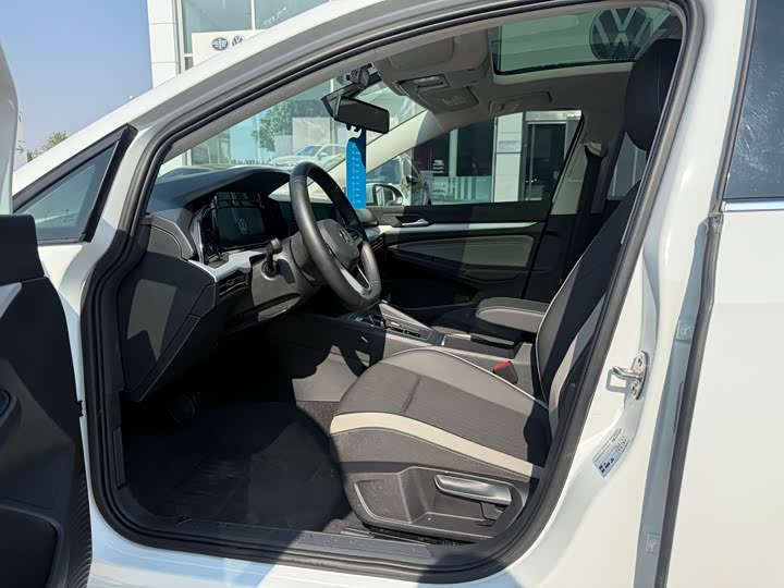 Фото 6 - Volkswagen Golf