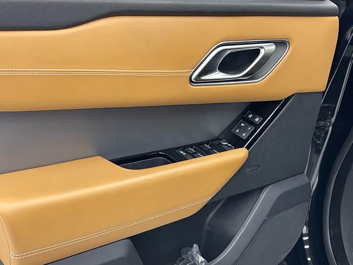 Фото 7 - Land Rover Range Rover Velar