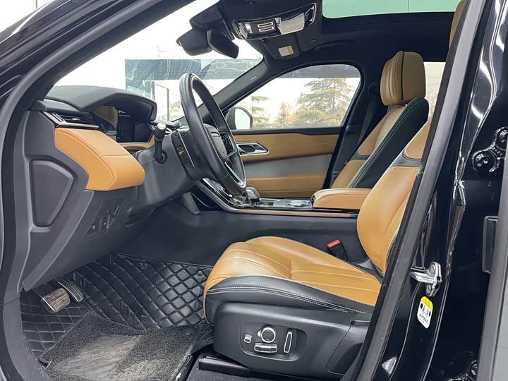 Фото 8 - Land Rover Range Rover Velar