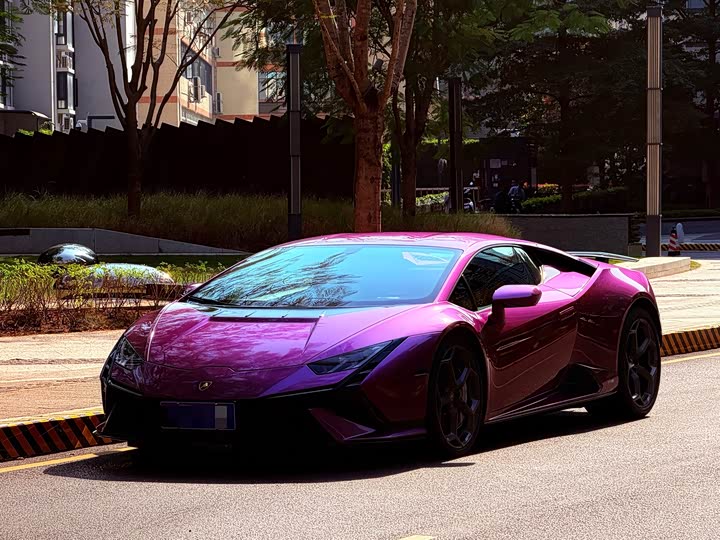 Фото 1 - Lamborghini Huracán