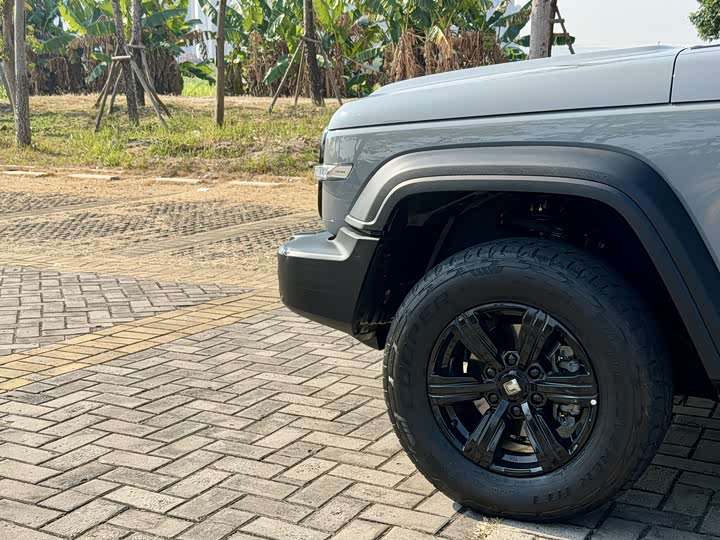 Фото 8 - Tank 300