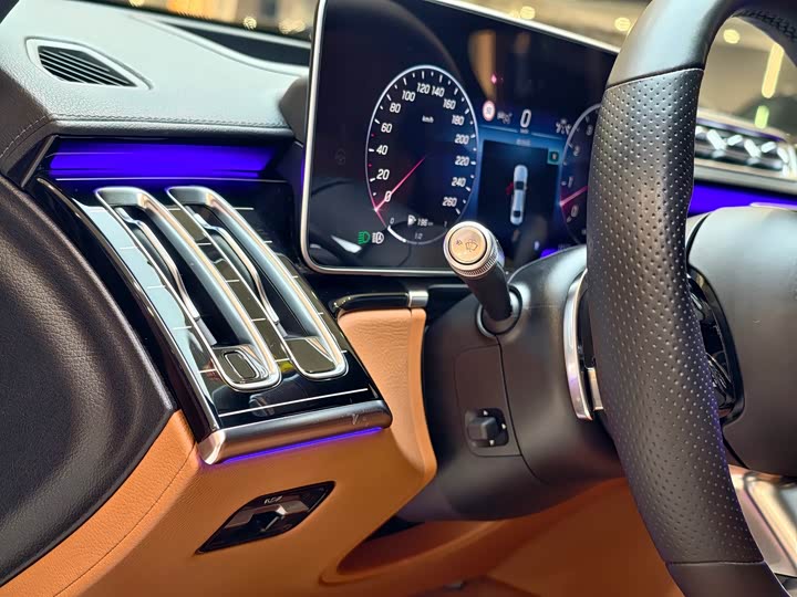 Фото 5 - Mercedes-Benz S-Class