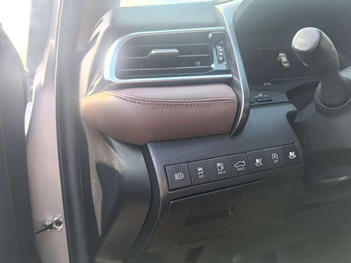 Фото 7 - Toyota Camry