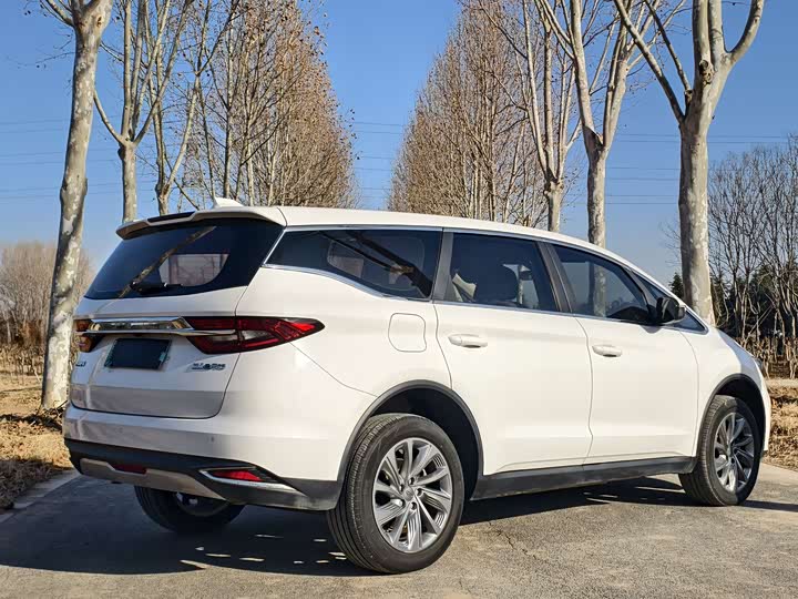 Фото 6 - Geely Jiaji Hybrid