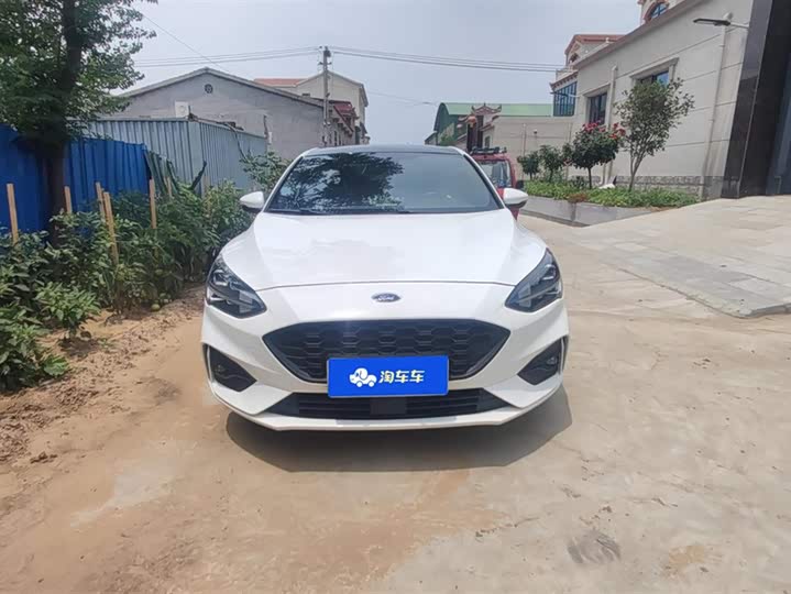 Фото 2 - Ford Focus