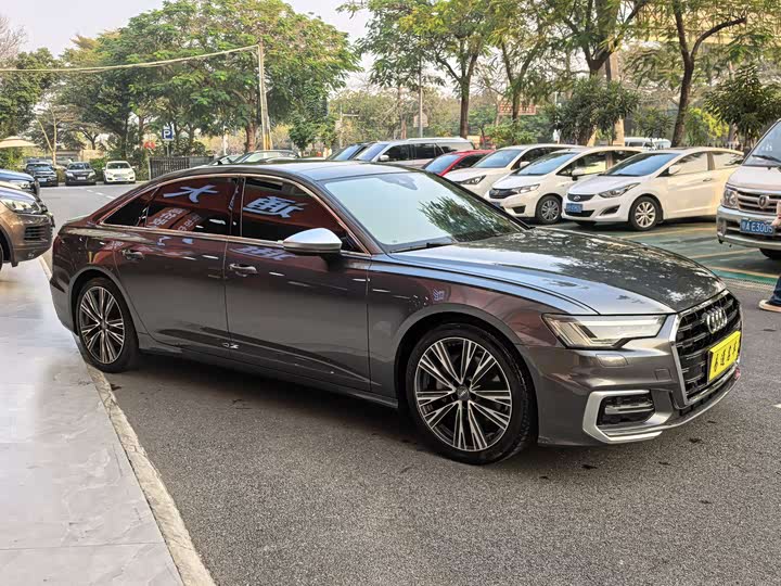 Фото 4 - Audi A6L