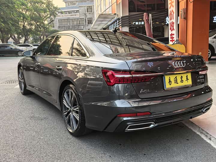 Фото 6 - Audi A6L