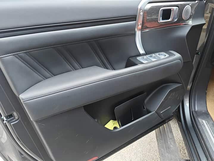 Фото 7 - Tank 400 Hybrid